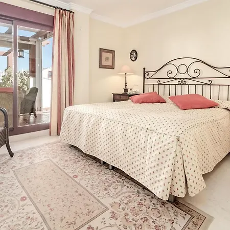 Seaside 3 Bedroom Penthouse Next To The In San Pedro Apartmán