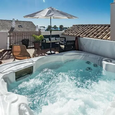 Seaside 3 Bedroom Penthouse Next To The In San Pedro Apartmán *